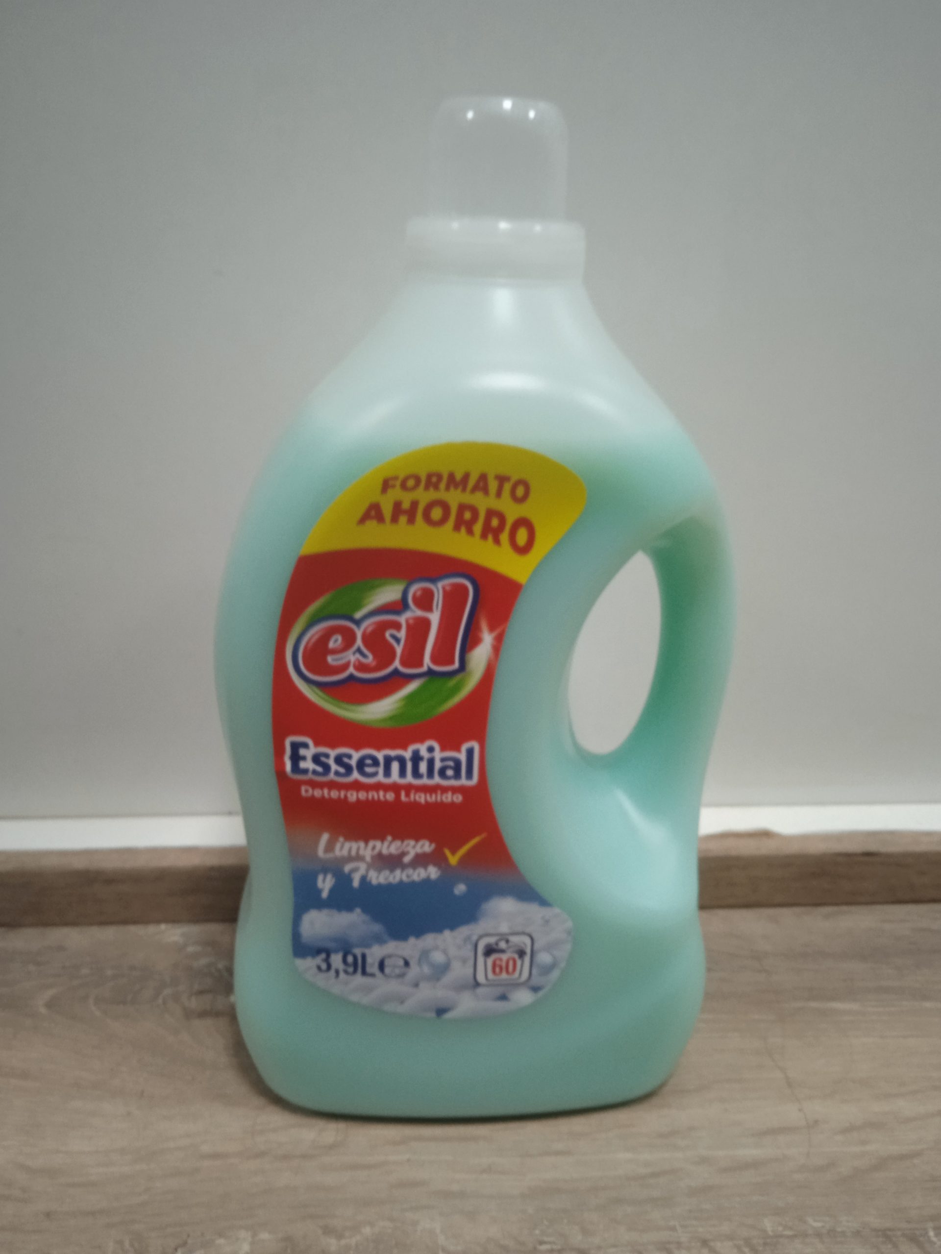 Detergente esil essential